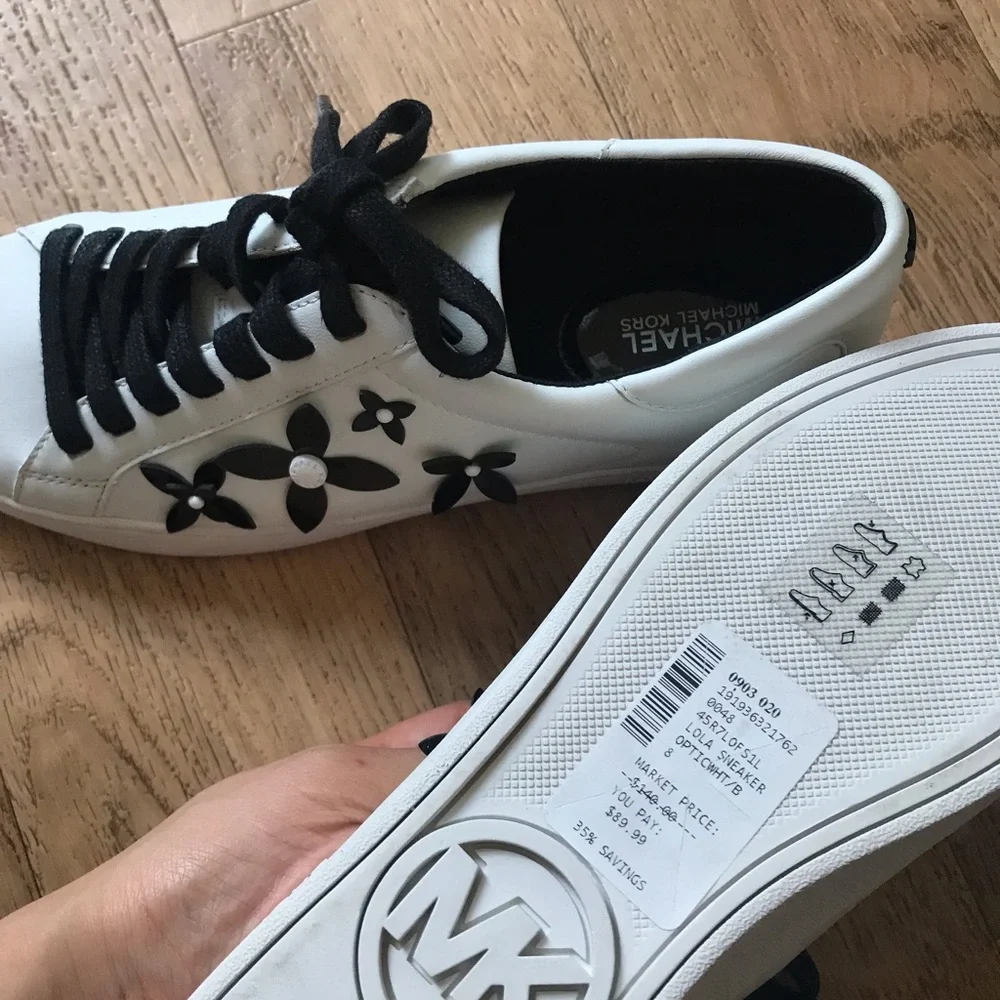 Michael Kors sneakers - Picture 3 of 4